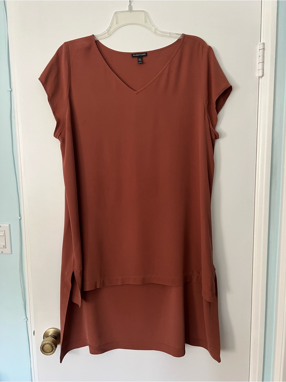 Eileen Fisher V-Neck Cap Sleeve Top/Tunic 100% silk. High-Low hem. Size XL